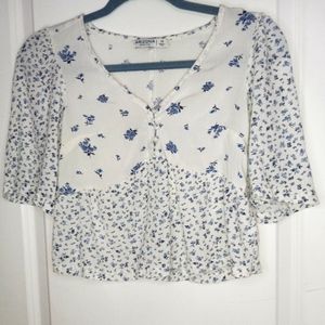 Arizona Jean Company Whute Floral Crop Top